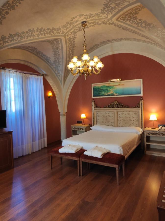 Hotel Palacio De La Magdalena Soto Del Barco Bagian luar foto